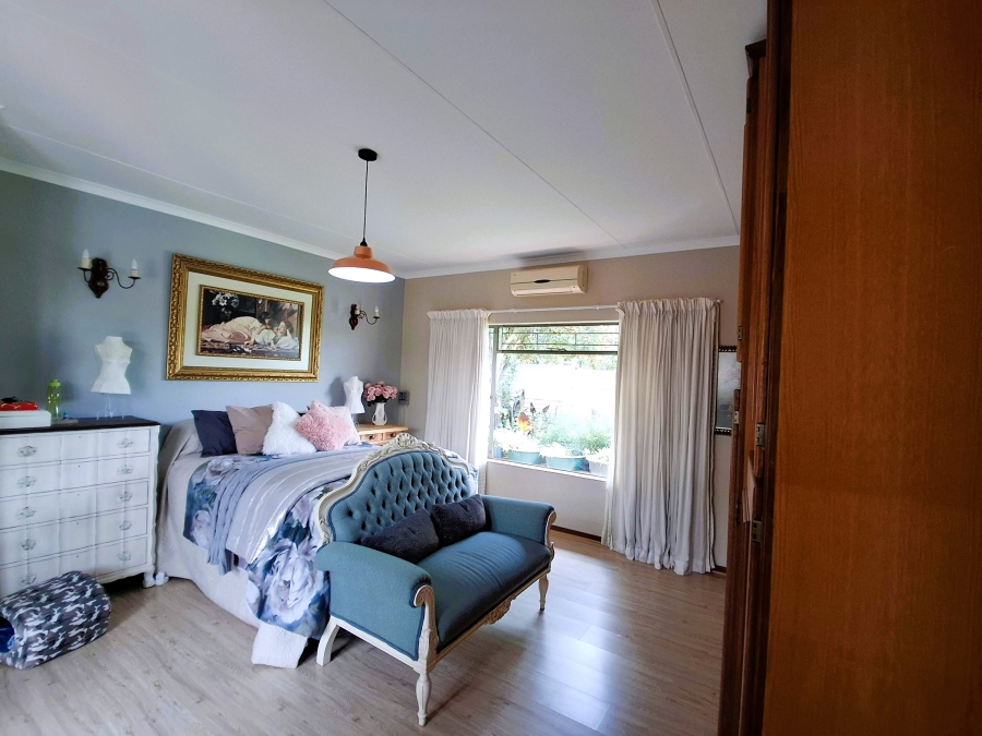 5 Bedroom Property for Sale in Doringkruin North West